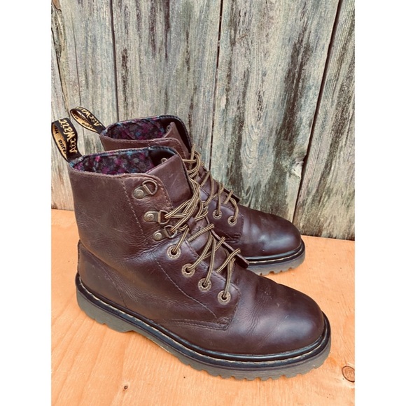 Dr. Martens Shoes - DR MARTENS classic dark brown leather boot